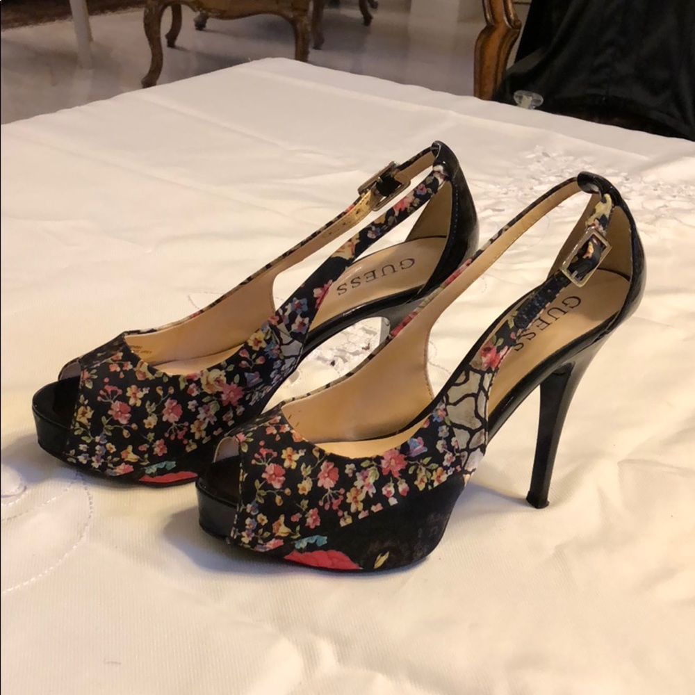 Guess Heels - Picture 2 of 5